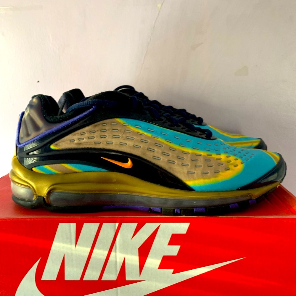 Air Max deluxe size 9